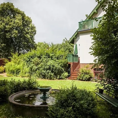 Apartment In Mit Kleiner Terrasse
